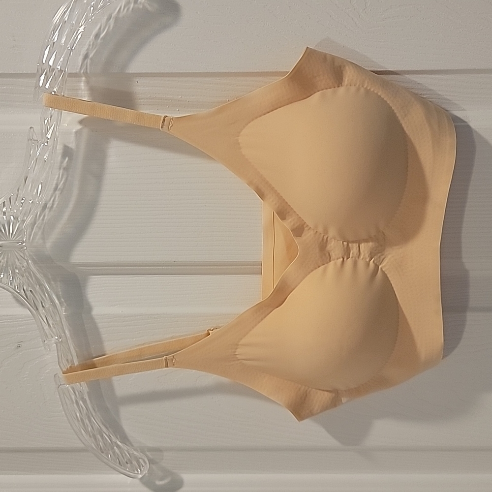 NWOT PUSHUP BRA